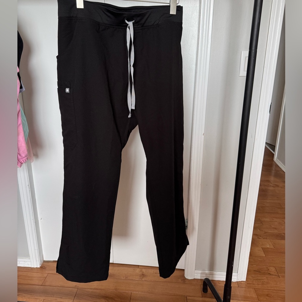 Figs Black Straight Scrub Pants with Gray Drawstring